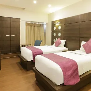 *** Hotel Green Plaza At Airport India